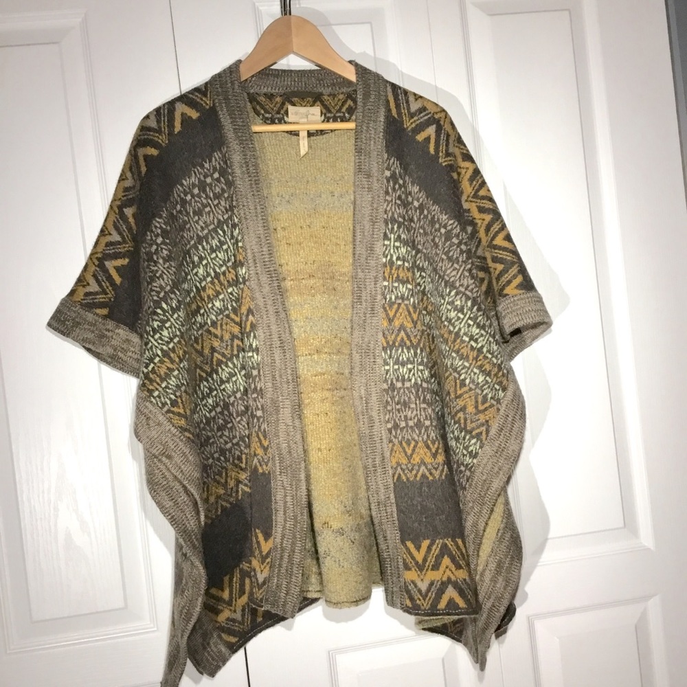 ***SOLD*** Aritzia - Wilfred Free Cape Scarf
